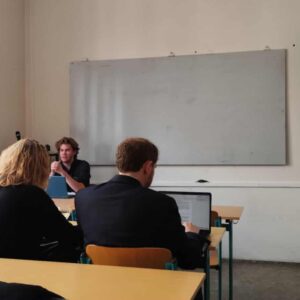 Umělá inteligence bez hranic a napříč obory 7 1